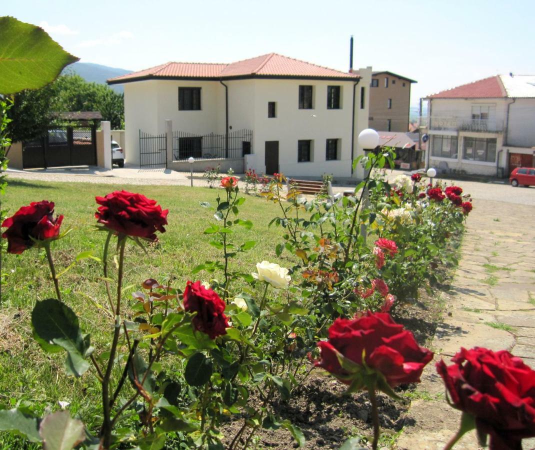 Gnezdo Studio Apart Schipka Exterior foto