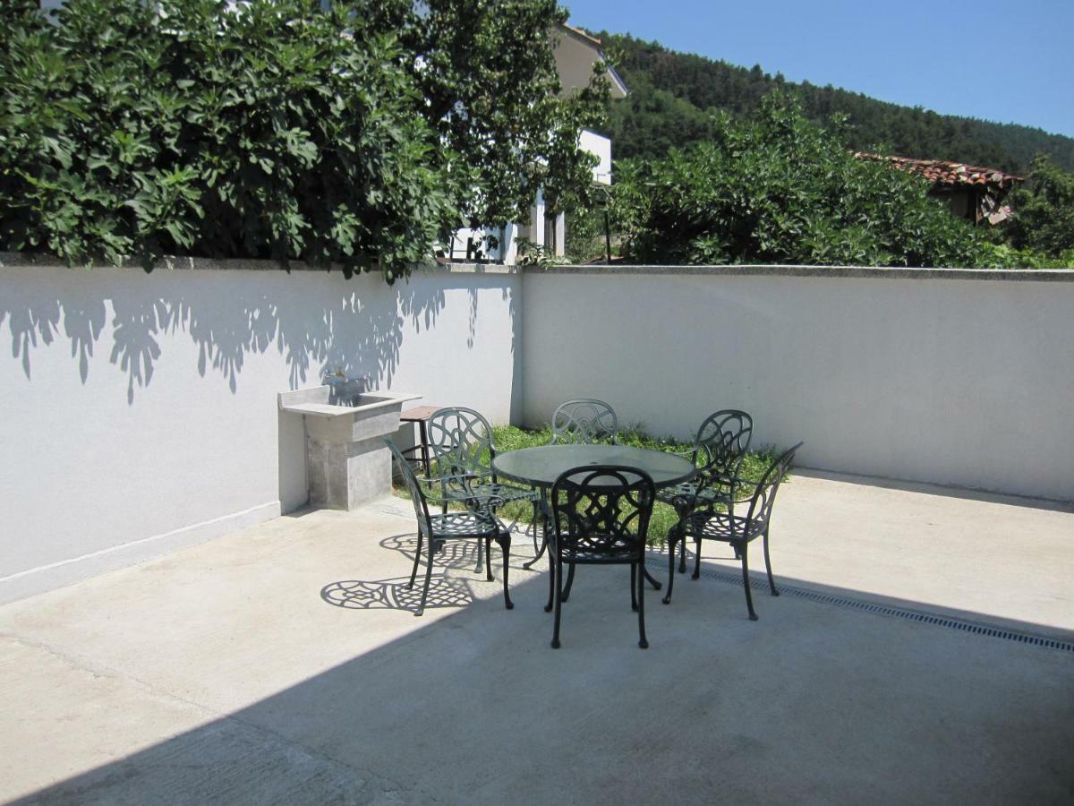 Gnezdo Studio Apart Schipka Exterior foto